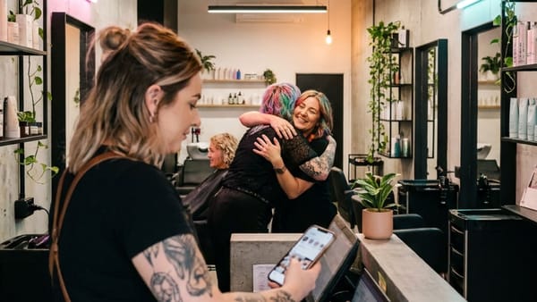 Fidelização ou captação de clientes: o que faz um salão crescer mais?
